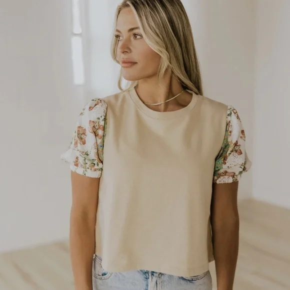 Floral‎ Sleeve Beige Top - Picture 2 of 6